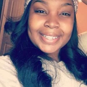 Meet your Posher, Simone